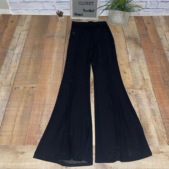 Black sheer bell bottom pants forever21 - Picture 2 of 10